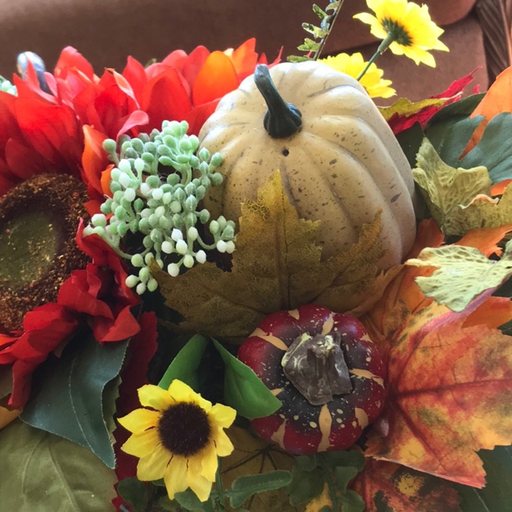 HAND CRAFTED UNIQUE Fall Table Decoration - Picture 11 of 11